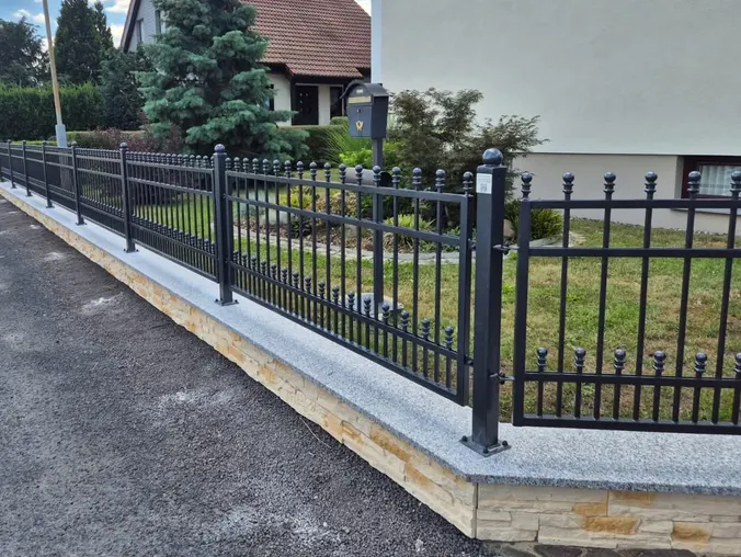 Zaun- und Toranlage aus der Referenzgalerie von Premium Zäune, Foto 12